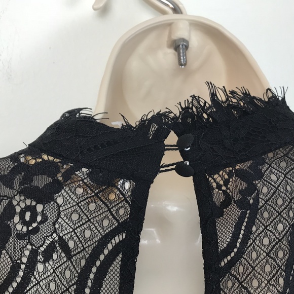 Wayf Misses Large Black Lace lined Dress stand up - Picture 7 of 8